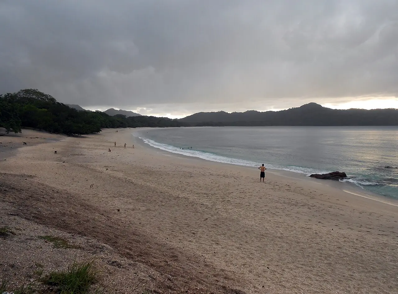 Playa Conchal, en Guanacaste. Guanacaste is hot and dry. Foto: Haakon S. Krohn, Wikimedia Commons, CC BY-SA 3.0.